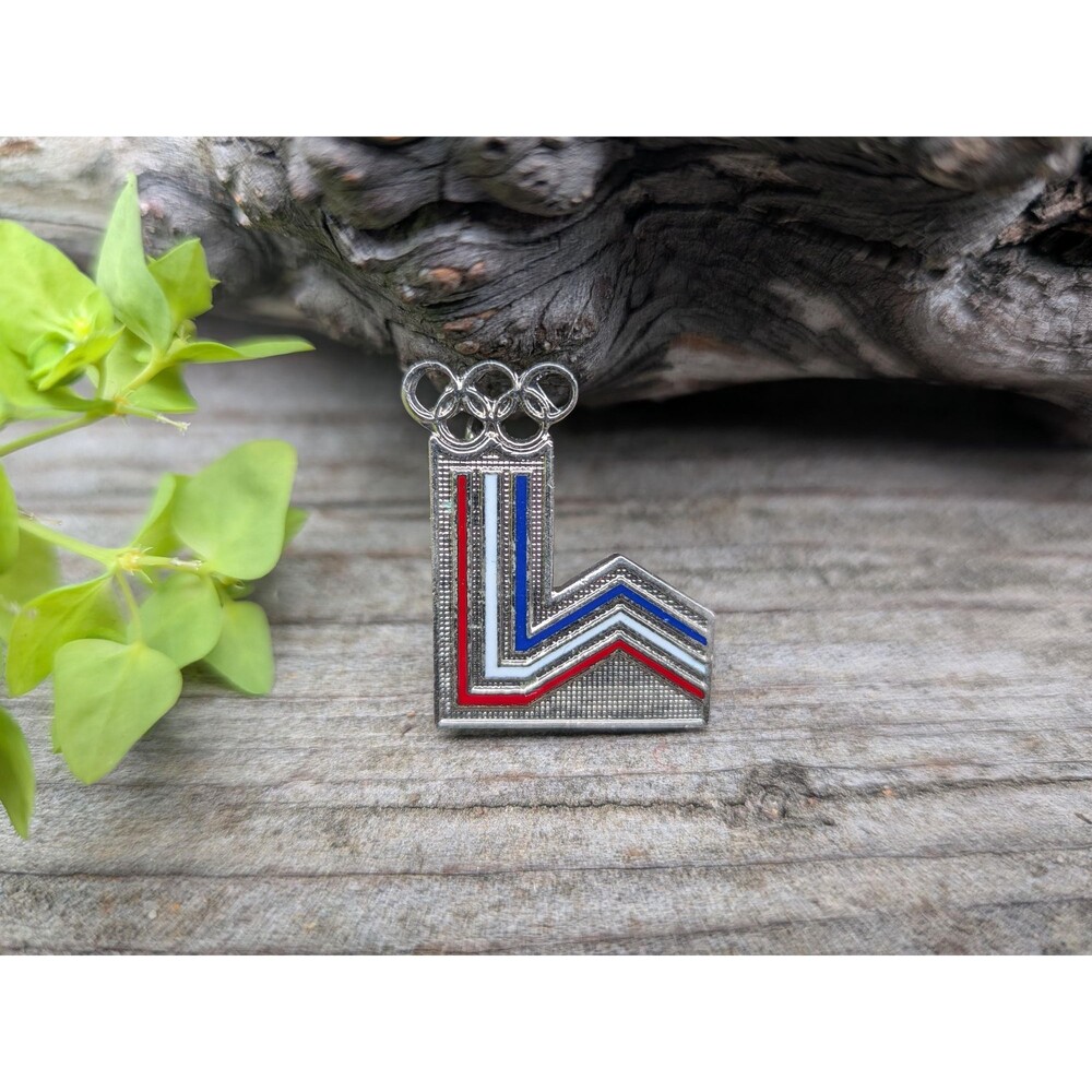 1980 Lake Placid Winter Olympics Souvenir Trading Pin